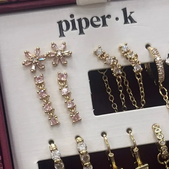 NWT ⚜️♥️⚜️ Piper K Gorgeous Golden Tone Cubic Zirconia Brass Earring Set of 6 - Picture 6 of 7